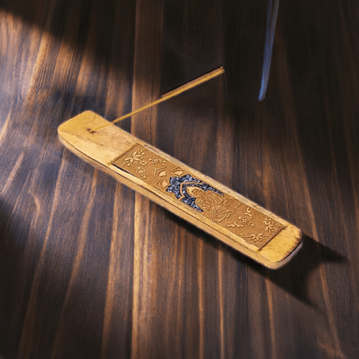 Länglicher Räucherstäbchenhalter aus Sodalith mit Buddha-Motiv