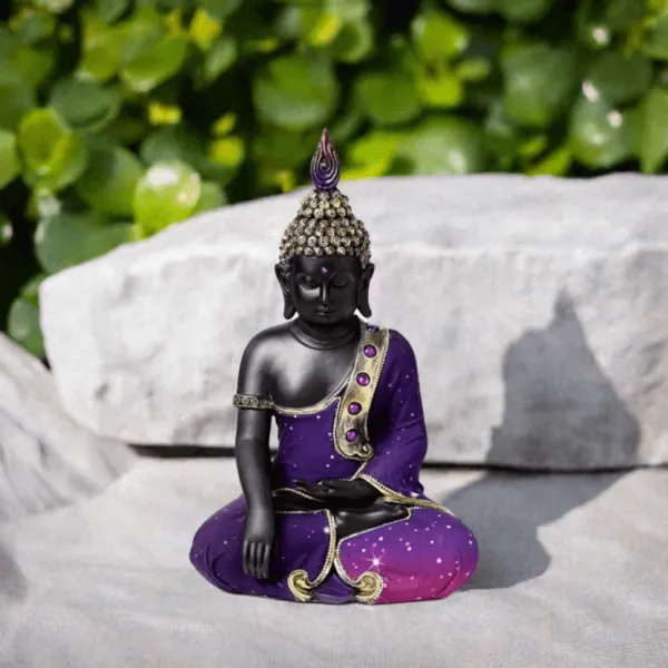 Thai Buddha Statue Traummeditation lila & schwarz von vorne Thai Buddha Statue Traummeditation lila & schwarz von vorne